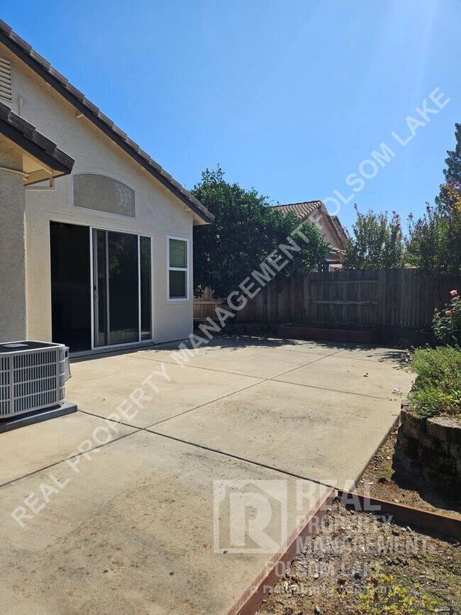 Building Photo - COMING SOON!!!  4bd 2ba home in Folsom
