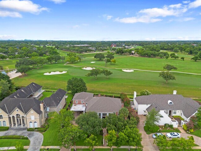 Primary Photo - 91 Heathrow Ln