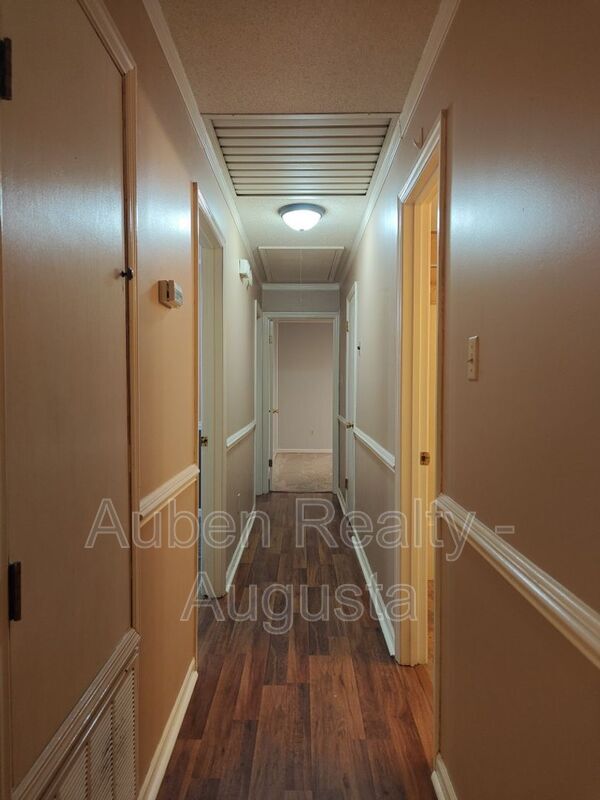 Building Photo - 3718 Byrd Rd