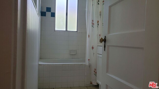 Building Photo - 1118 20th St