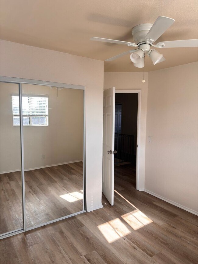 Building Photo - 1060 McFarland Ave