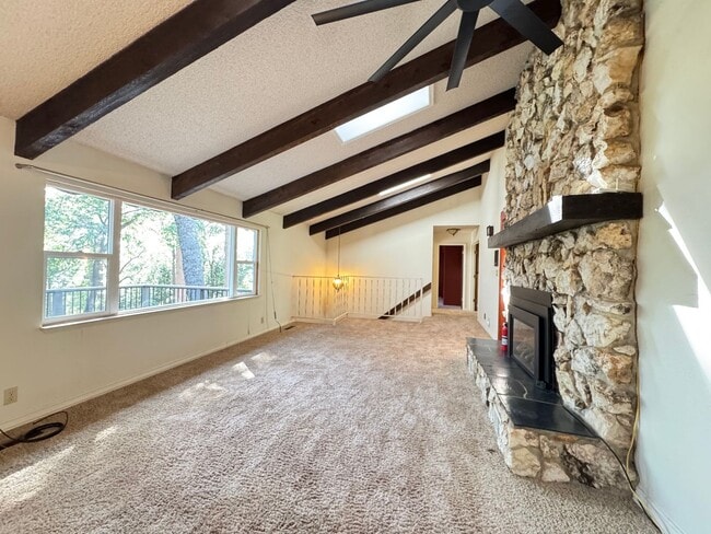 Building Photo - 4-bed 3-bath home in Nevada City!