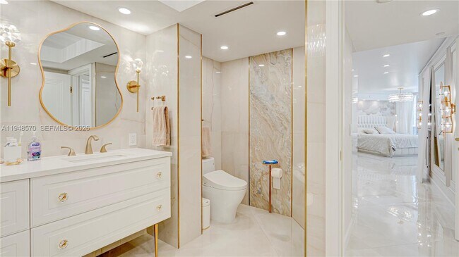 Building Photo - 16711 Collins Ave