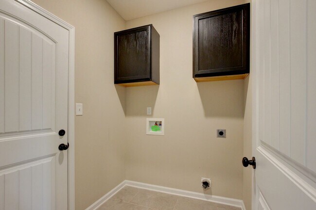 Building Photo - 2547 Rafiki Dr