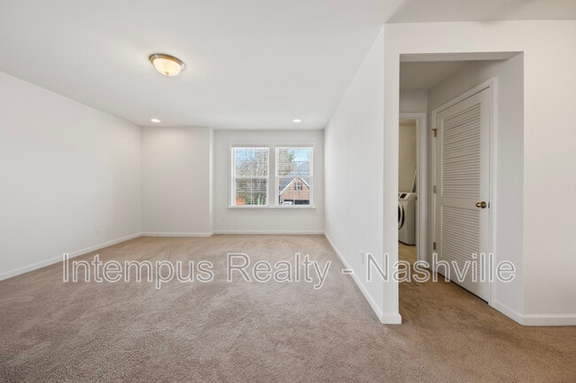 Building Photo - 2637 Miranda Dr