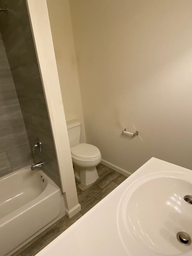 Building Photo - 1328 Woodmoor Ln