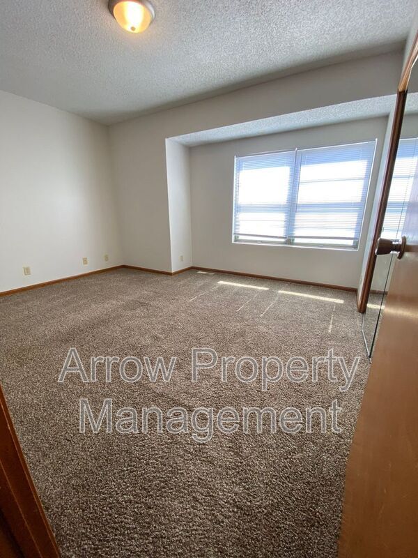 Building Photo - 1326 S Jackson St