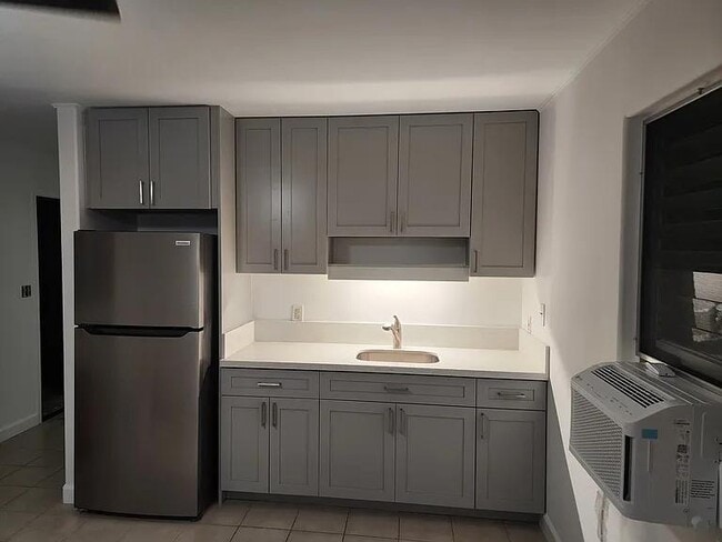 Building Photo - 5383 Manauwea St