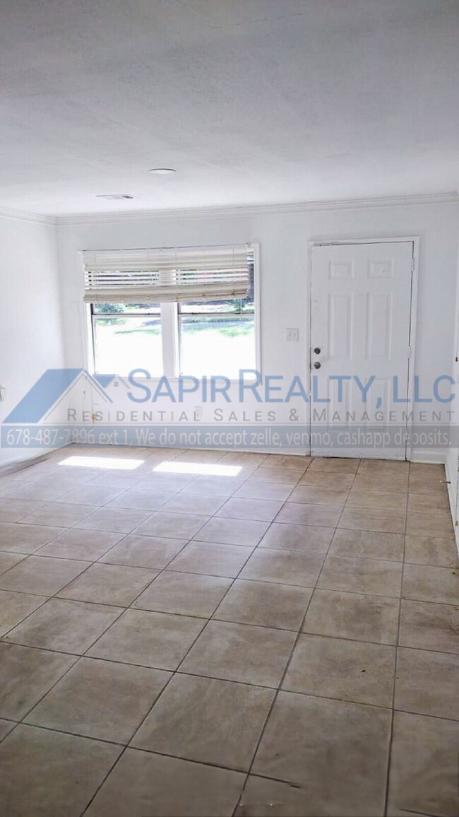 Building Photo - 2419 Adger Rd