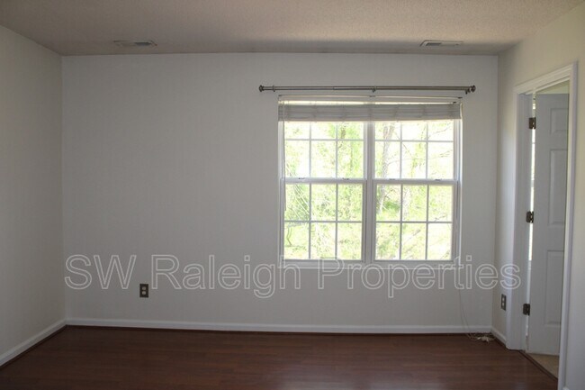 Building Photo - 2802 Gross Ave