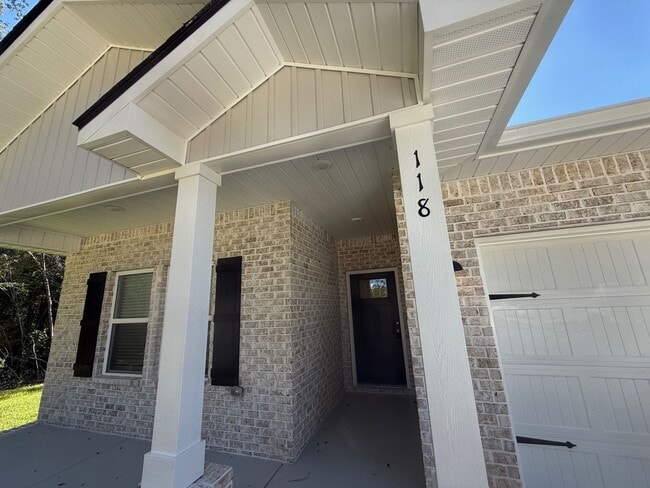 Building Photo - Brand New 3/2 home with fenced yard