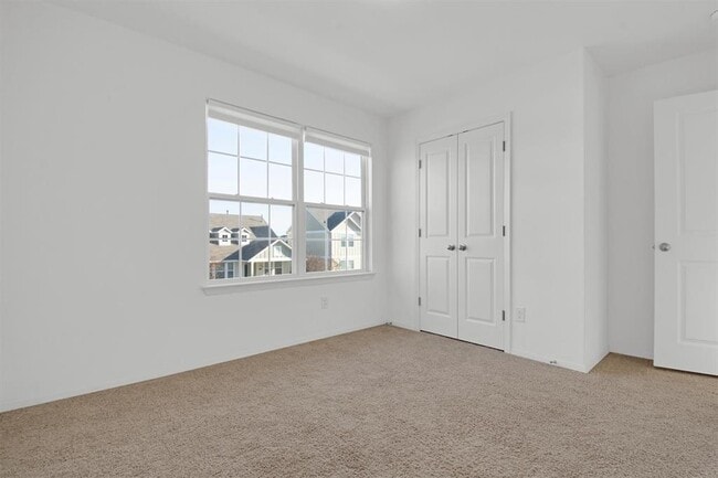 Building Photo - 283 Fabion St