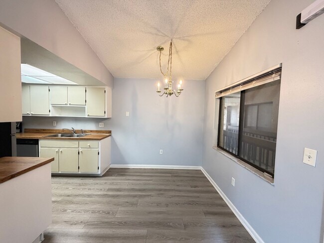 Building Photo - Great apartment for rent!