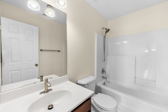 Building Photo - 7020 Timber Oak Dr