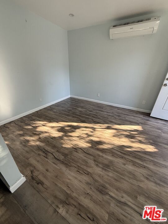 Building Photo - 7512 Jamieson Ave