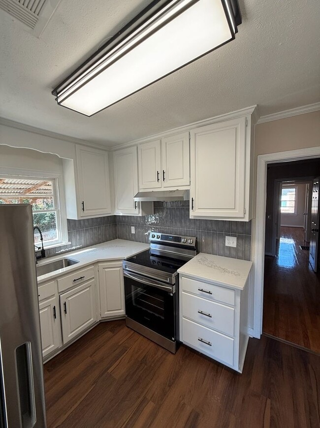 Building Photo - Wonderful 3 bedroom home in North Columbus