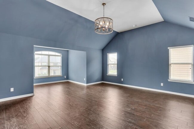 Building Photo - 1370 Long Acre Dr