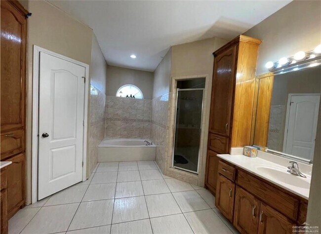 Building Photo - 16 Nappa Valley Dr
