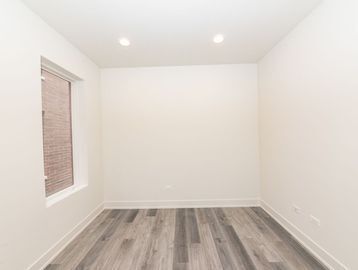 Building Photo - 1220 N Bosworth Ave