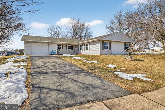 Building Photo - 55 Ember Ln