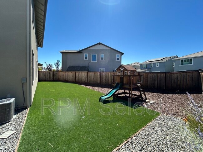 Building Photo - 5762 Caprice Ct