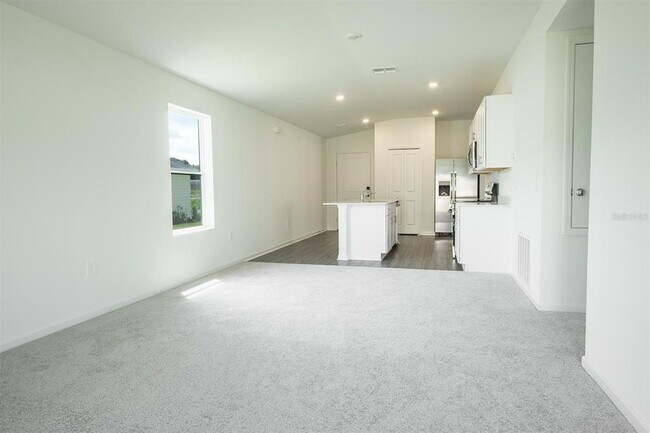 Building Photo - 3229 NE 38th St