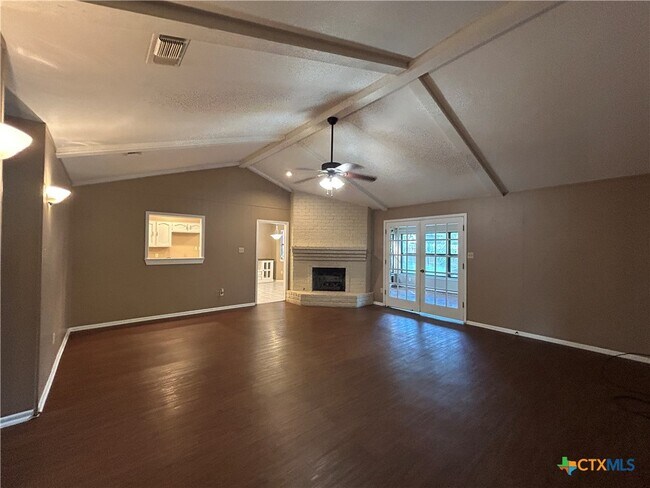 Building Photo - 826 Timber Dr
