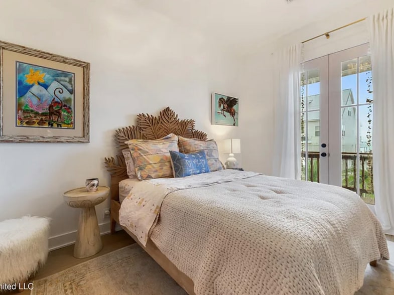 Building Photo - 218 Front St