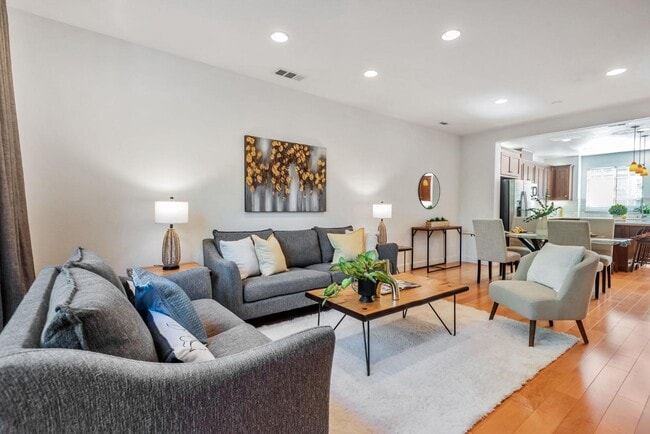 Building Photo - 5 Artisan Way