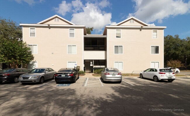 Building Photo - 3800 SW 20th Ave