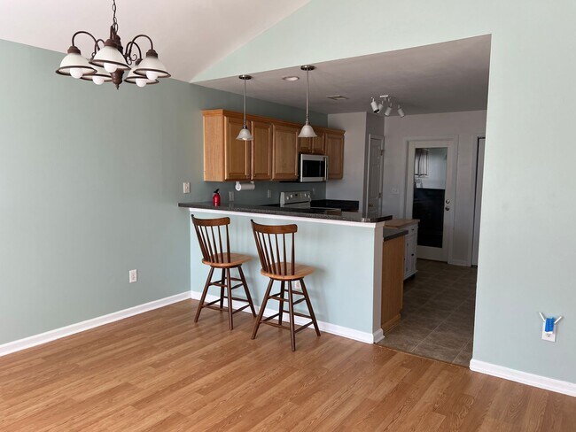 Building Photo - Pet-friendly, 3 Bedroom, 2 Bath Home with Fenced Yard in St. James School Area! Available in May!