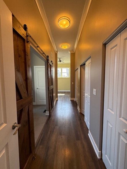 Building Photo - 2309 W Monroe St