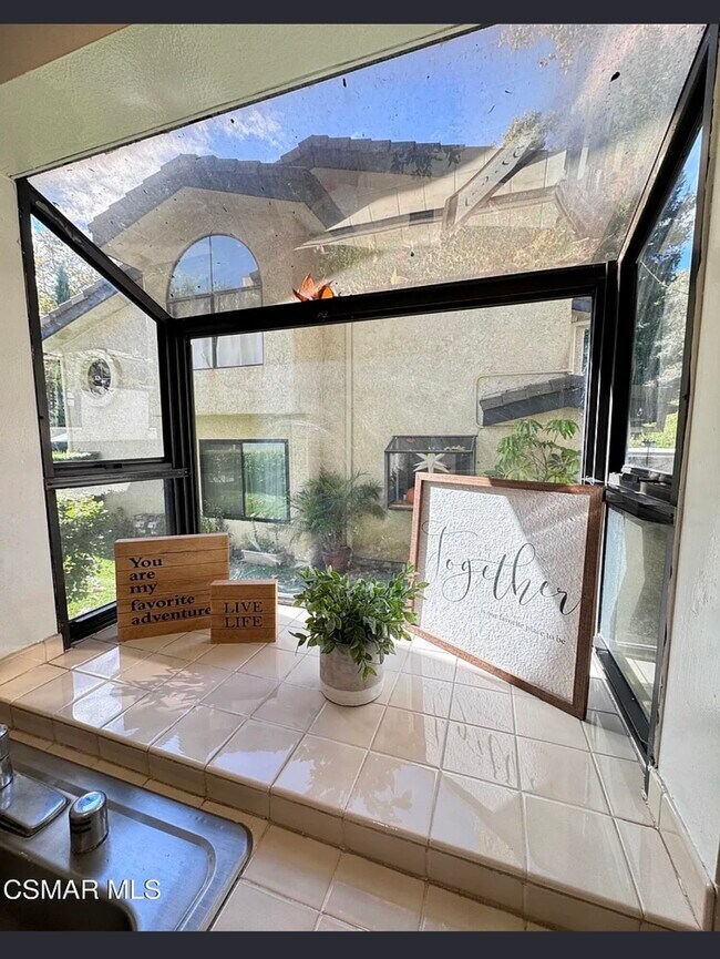 Building Photo - 5714 Skyview Way