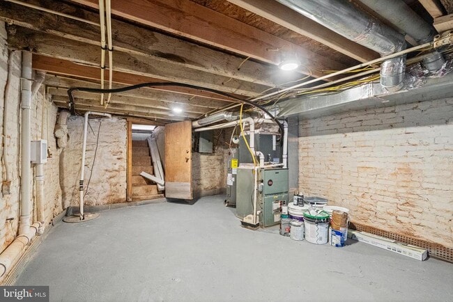 Building Photo - 1669 N Milton Ave