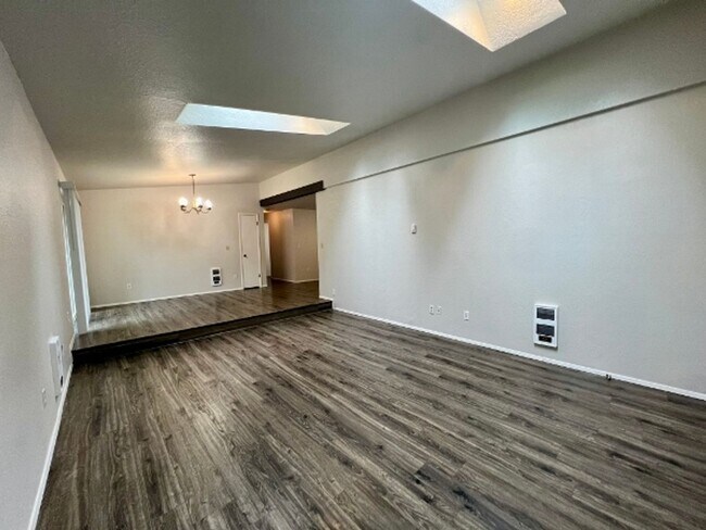 Building Photo - 8010 S Bicentennial Loop SE