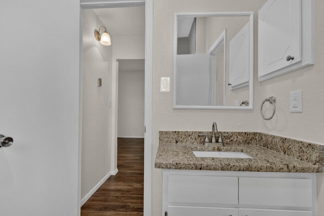 Building Photo - 408 Nino Aguilera St