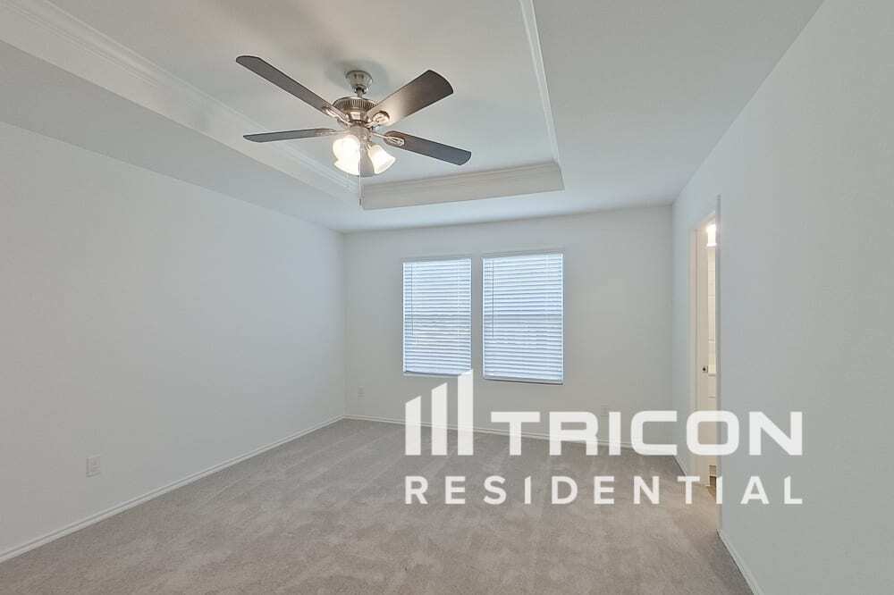 Building Photo - 2411 Carlow Ln