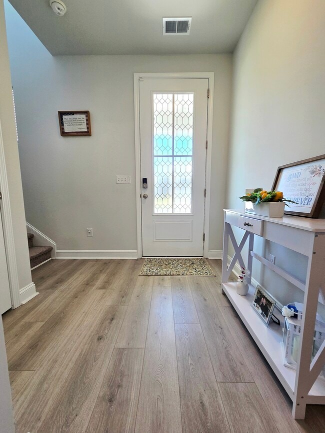 Building Photo - 2066 Ainsley Dr