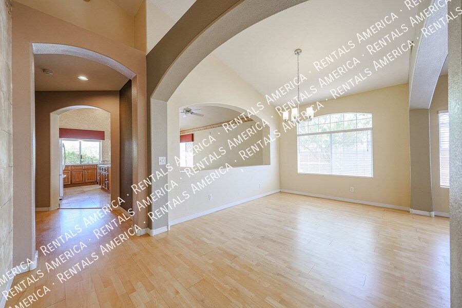 Building Photo - 15237 S 47th Way