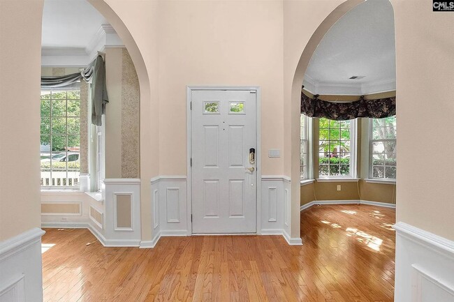 Building Photo - Spacious home located in the beautiful and well-established community of Magnolia Bluff in Lake C...