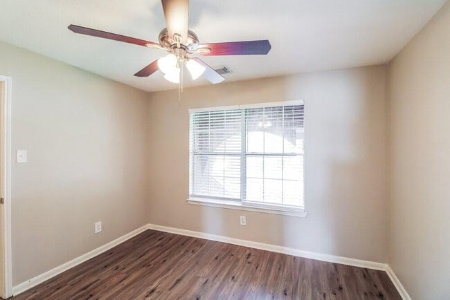 Building Photo - 304 Cedar Branch Dr