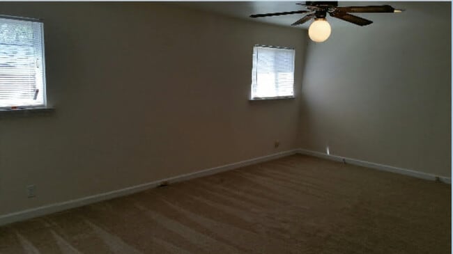 Building Photo - 427 Bertonley Ave