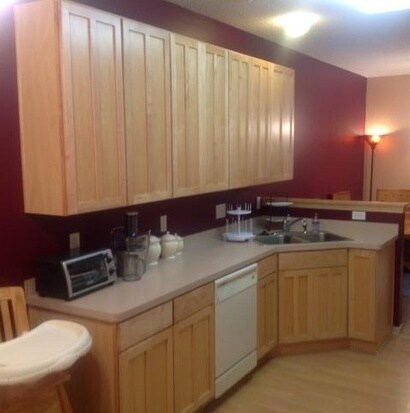 Building Photo - Very spacious *3Bed*2.5Bath Townhome in Fa...
