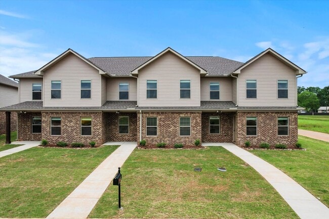 Primary Photo - "Get $3,000 Off Rent Today!" Offer Expires...