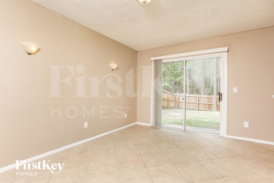 Building Photo - 10573 Satinwood Cir