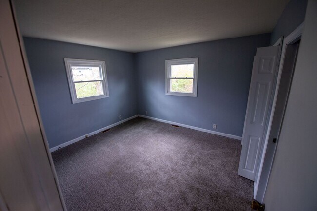Building Photo - Lovely 3 Bed / 2 Bath in Private Setting--AVAILABLE NOW!!!