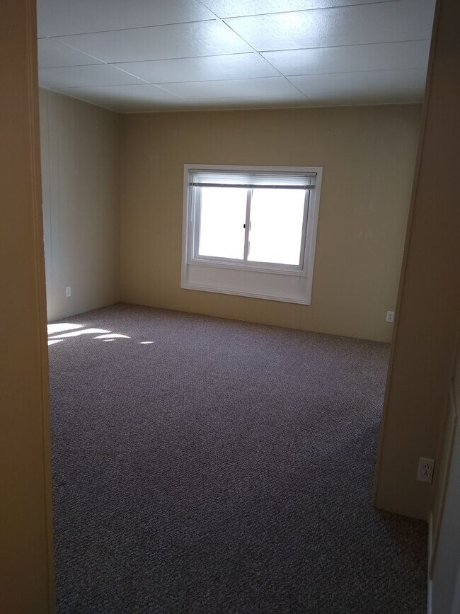 Building Photo - Highlands 1 Bedroom 1 Bath w/ Yard and Laundry!