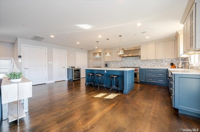 Building Photo - 206 Grand Blvd