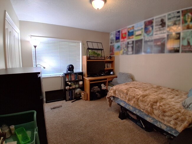 Building Photo - 1525 N 550 W