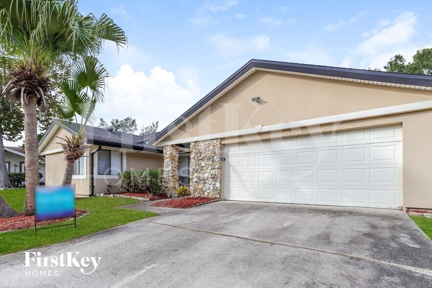 Building Photo - 709 Heather Ln